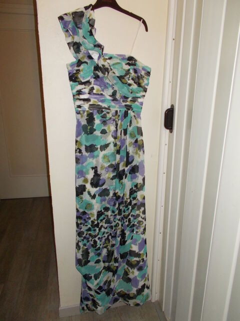 TRS BELLE ROBE DE SOIRE MANOUKIAN 25 La Verpillire (38)