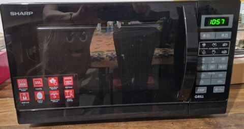 Micro ondes SHARP Le Lavandou (83)