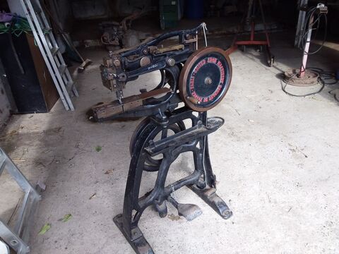 Machine  coudre 1500 Caussade (82)