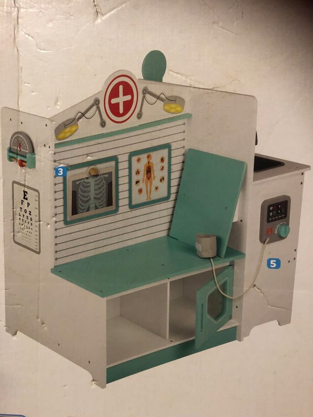 Cabinet m&eacute;dical en bois
Jeux / jouets