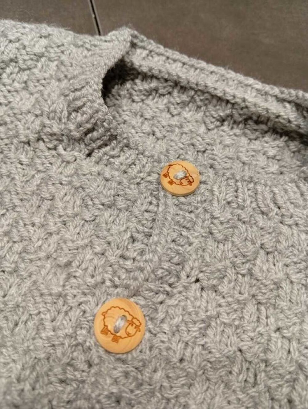 Gilet gris 3/6 mois Pu�riculture