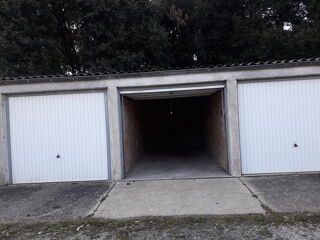  Parking / Garage à louer 18 m²
