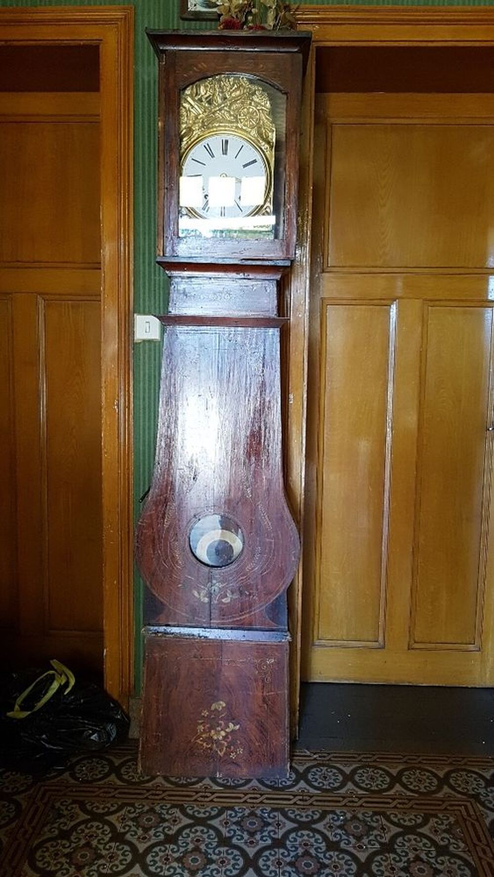 Tr&egrave;s belle Ancienne Horloge Comtoise, en l'&eacute;tat Décoration
