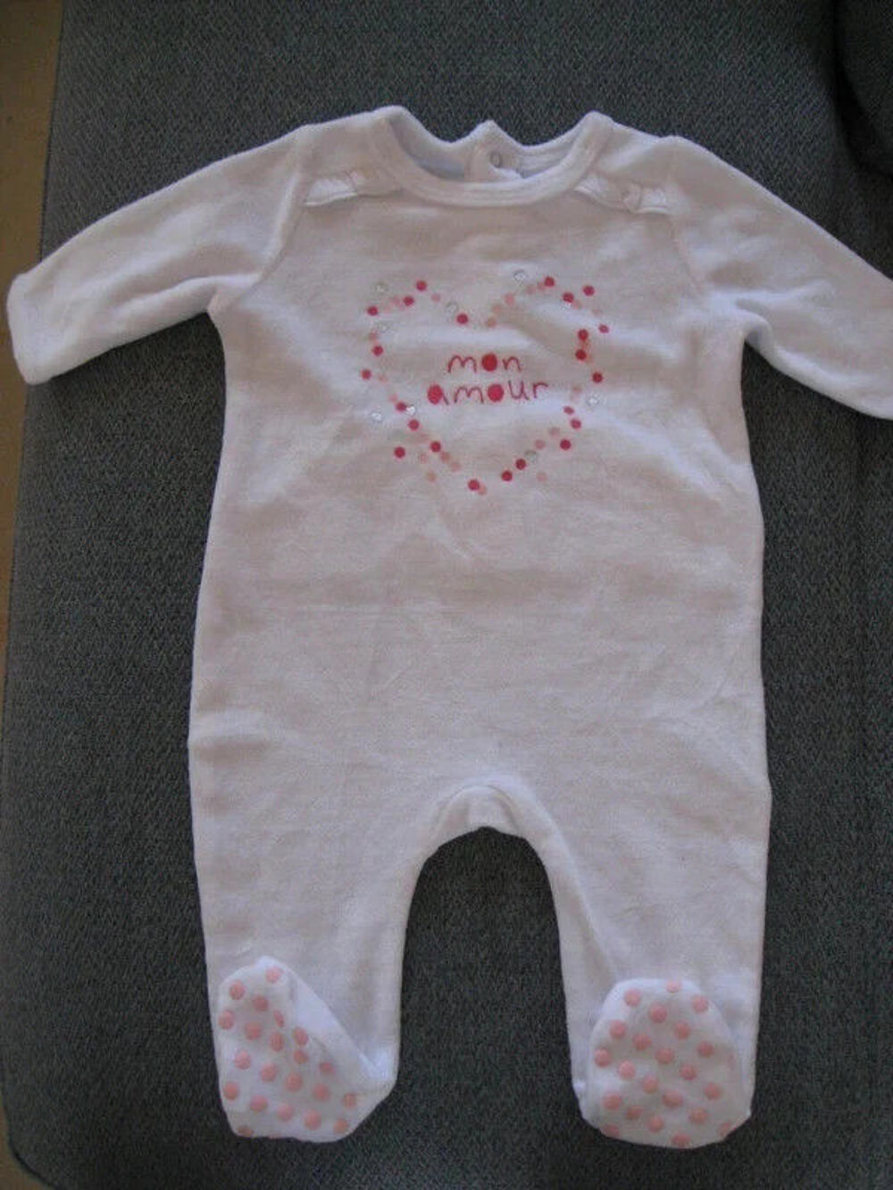 3 Dors-Biens neuf + Cadeau Vêtements enfants