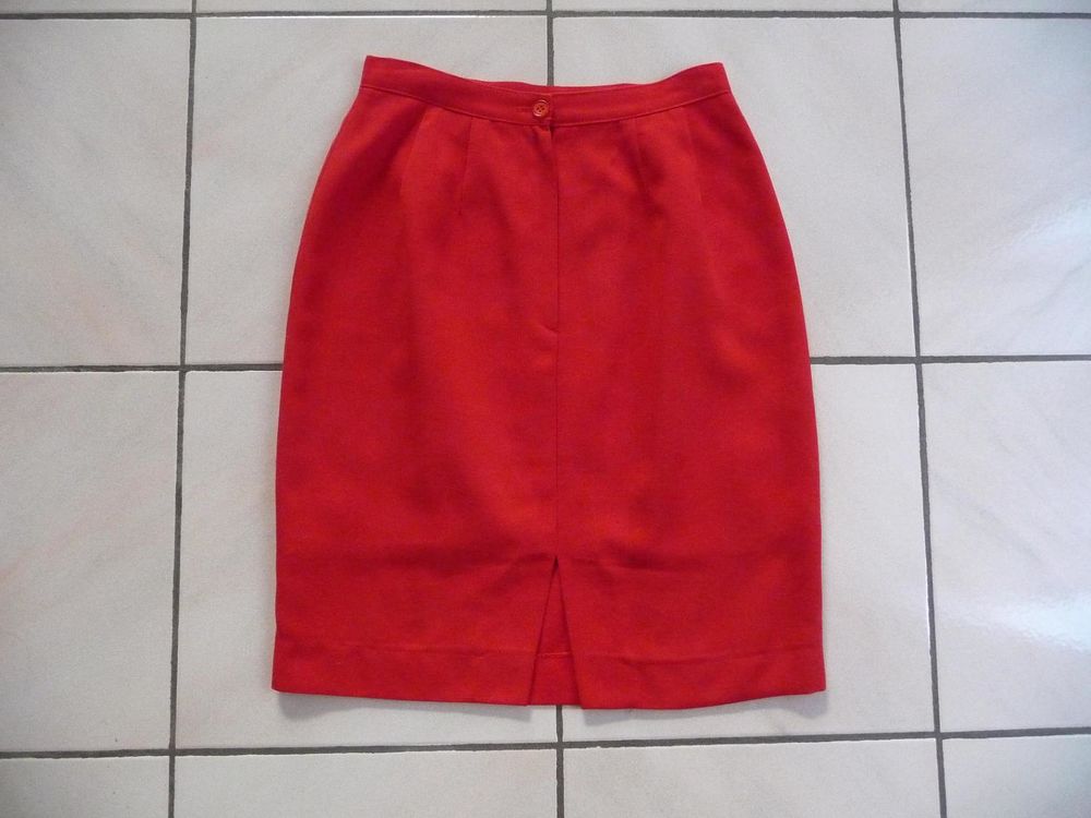 Jupe rouge taille 36 Vêtements