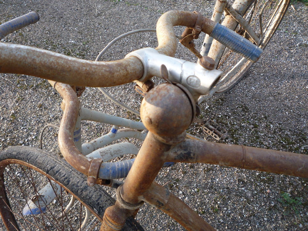 V&eacute;los ancien col de cygne,/barre droite,1 pignon
Vélos