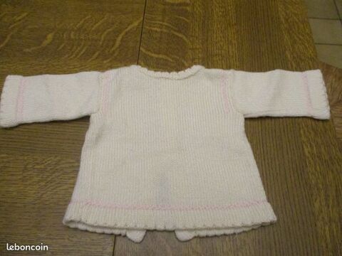 Brassi�re boutonn�e sur le dos 1 mois 0 M�rignies (59)