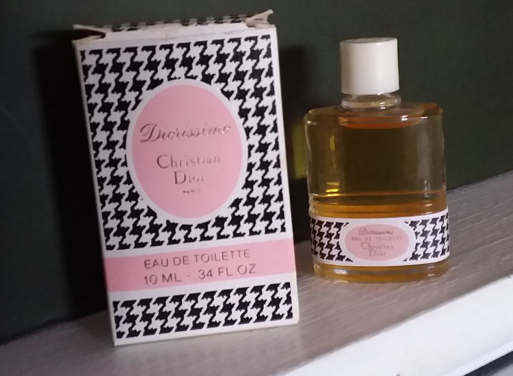 Miniature parfum Dior avec bo&icirc;te plein de 10 ml bon &eacute;tat
