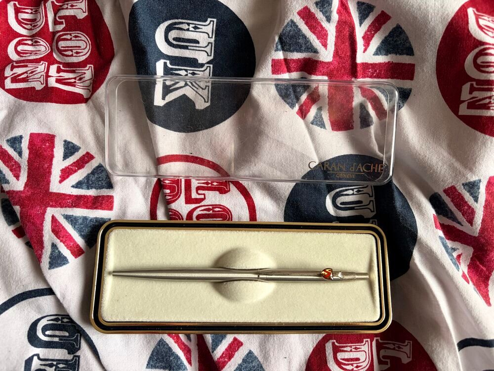 Stylo Bille Caran d'Ache Gen&egrave;ve Ecrin d'Origine Luxe Suisse 