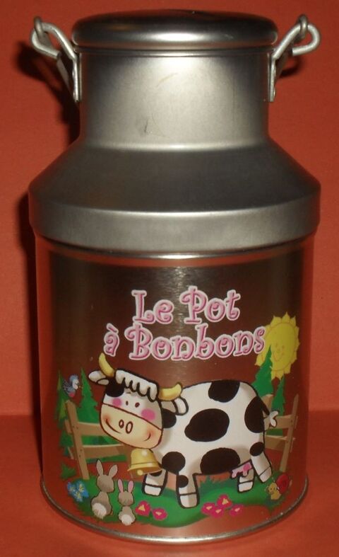 Originale Tirelire mtallique en forme de pot  lait. 20 Montreuil (93)