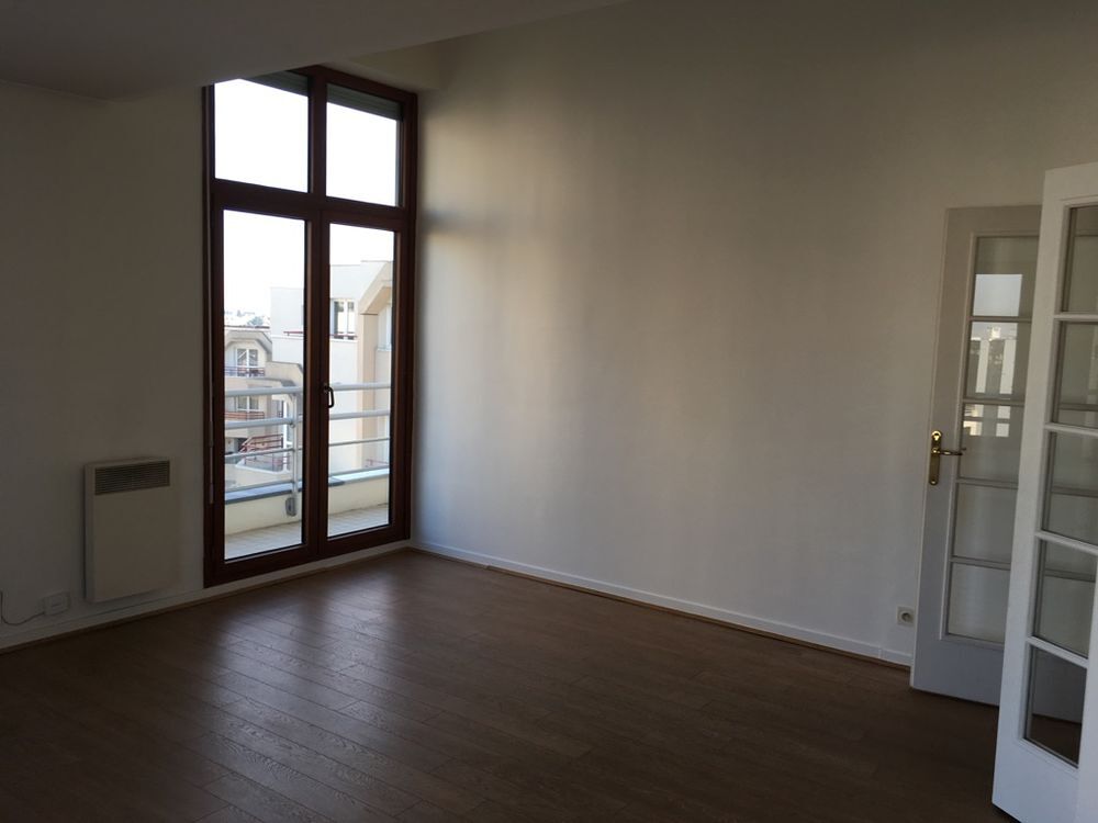 Location Appartement *** Issy-Les-Moulineaux - Appartement 3 pièces 80 m² *** Issy-les-moulineaux