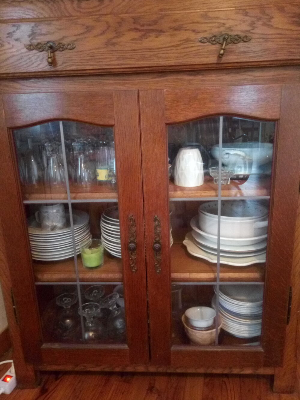 VAISSELIER A RELOUKER Meubles