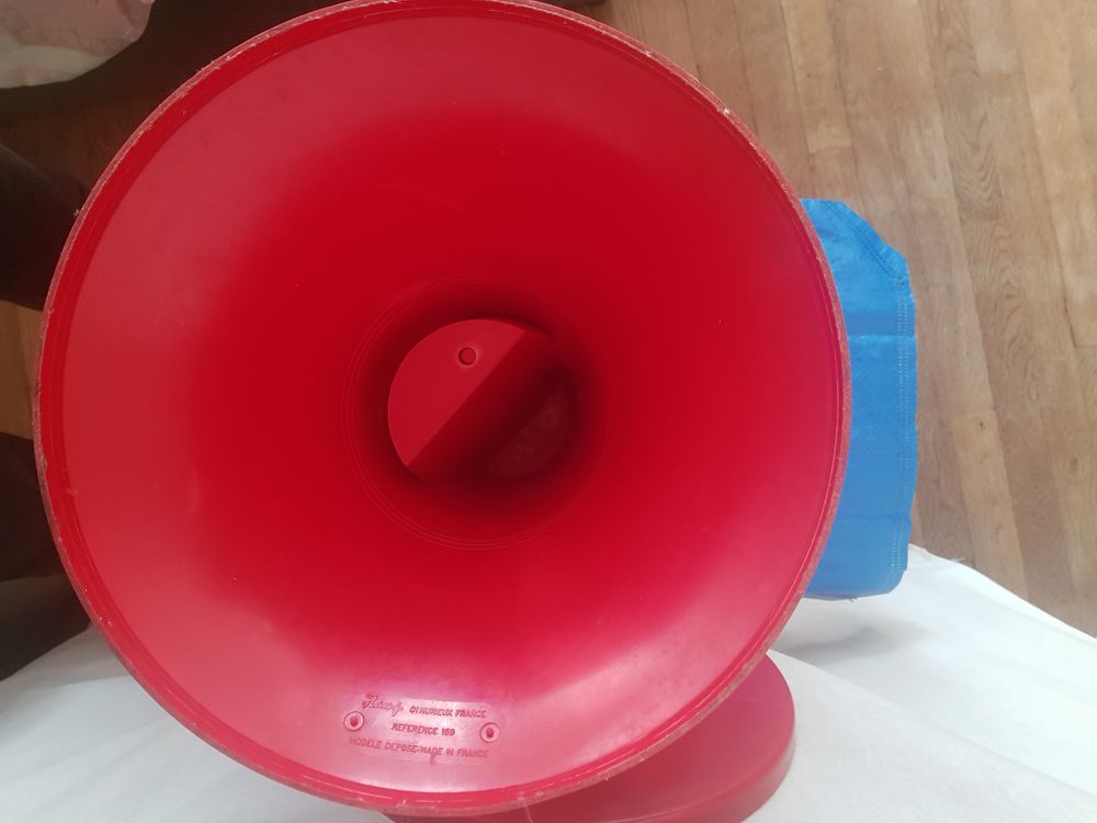 TABOURET " TAM TAM " MODELE AUTHENTIQUE _ ROUGE _ BON ETAT Meubles