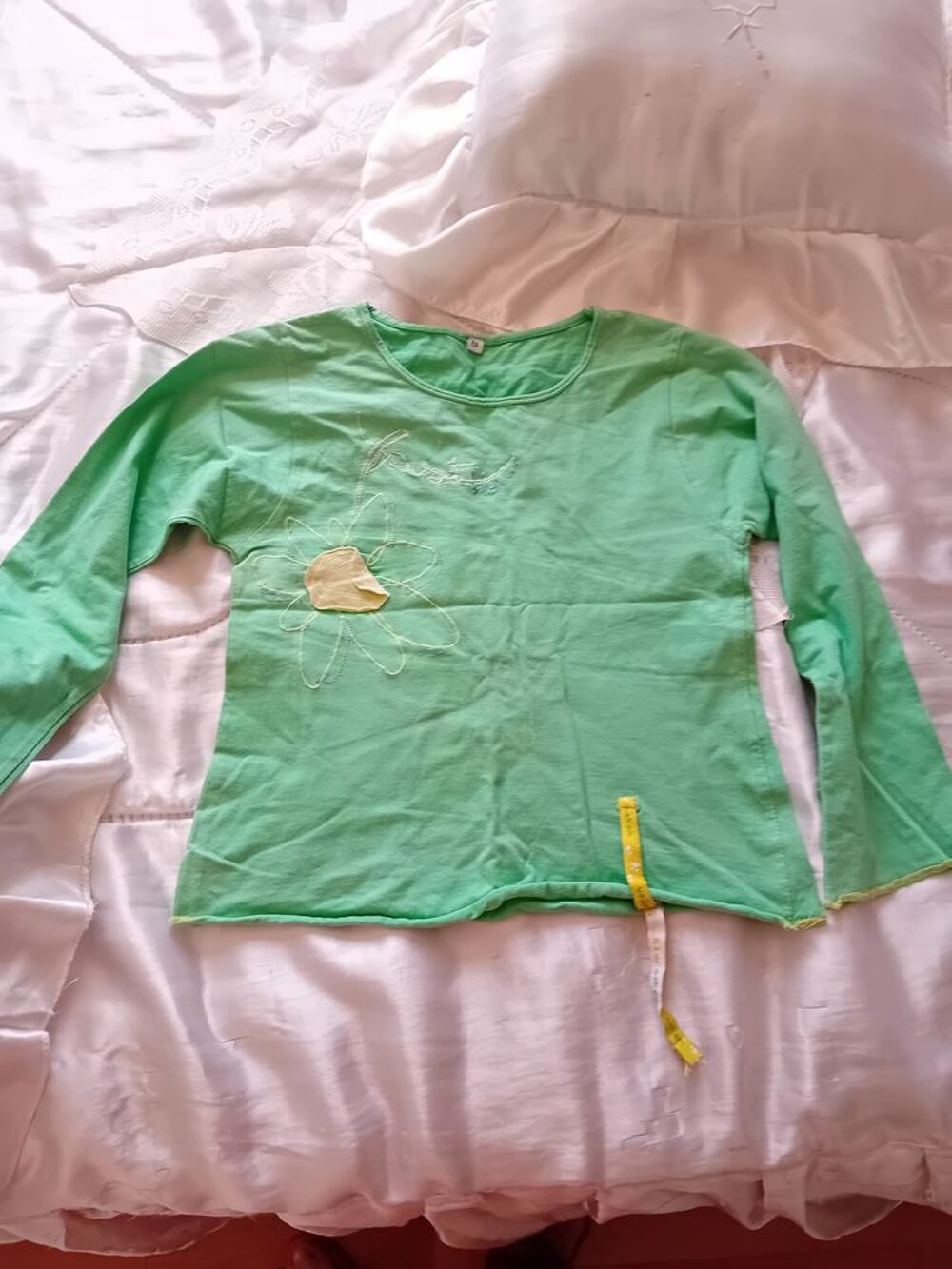TEE SHIRT FILLE TAILLE 8 ANS Vtements enfants