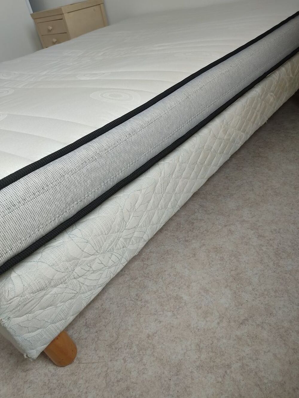 Lit 2 places sommier tapissier+matelas Meubles