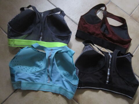 Un lot de 4 brassières 20 Brignais (69)