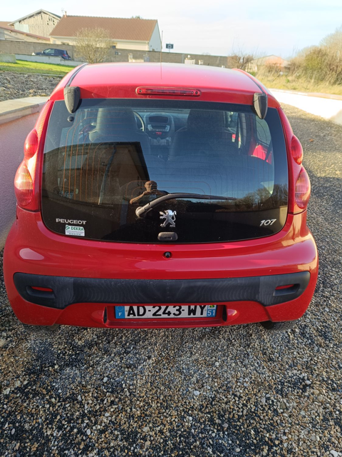 Peugeot 107 1.0e 12V 68ch BLUE LION Black & Silv