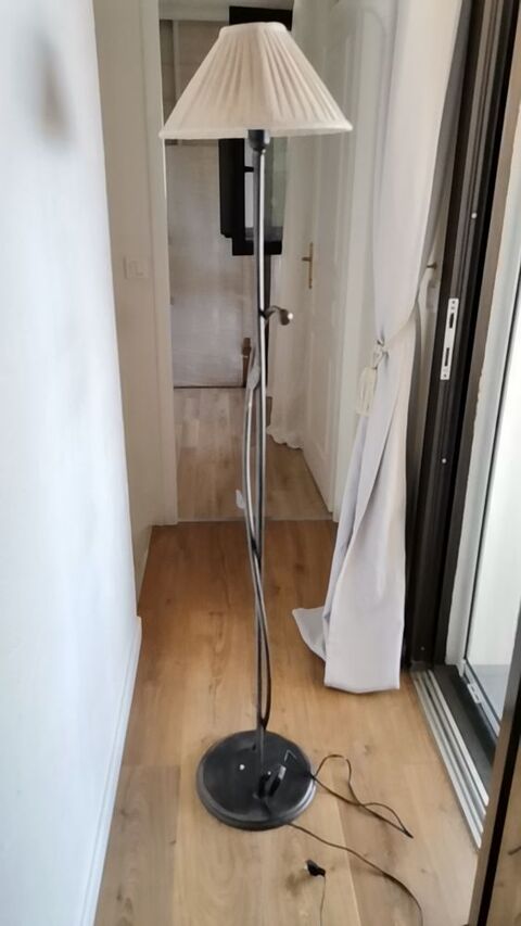 Lampadaire fer forg 50 Saint-Laurent-du-Var (06)