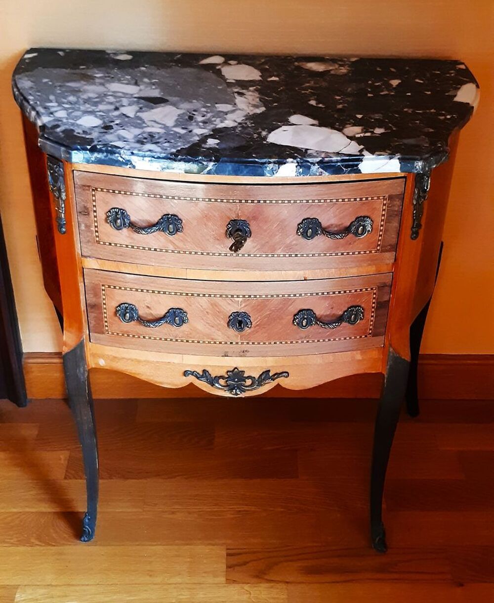 Petite commode Louis XV en marqueterie &agrave; 2 tiroirs vers 1950 Meubles