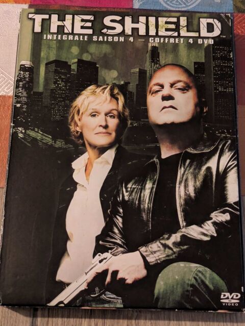 dvd the shield saison 4 1 Grigny (69)