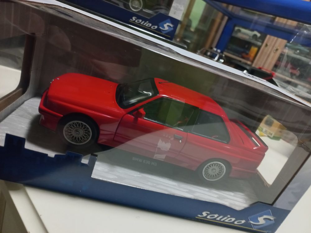 Voiture de Collection miniature &eacute;chelle 1/18&egrave;me bmw m3 e30 Jeux / jouets
