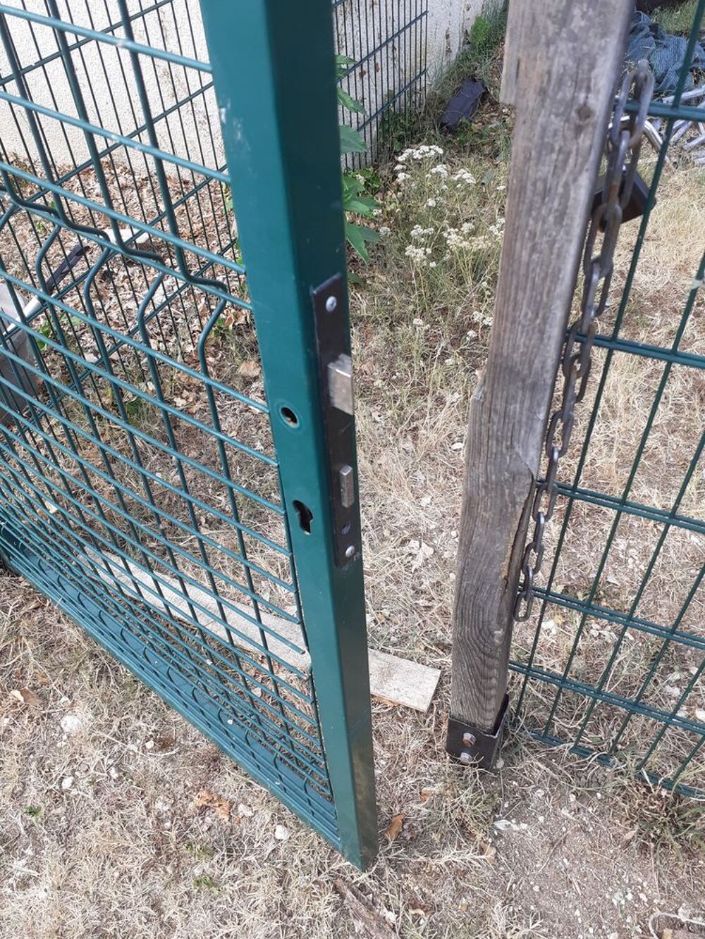 Porte ext&eacute;rieure s&eacute;curis&eacute;e Jardin