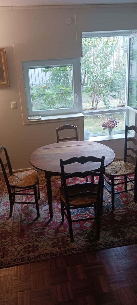 Belle table ancienne avec ses 4 chaises 95 Paris 15 (75)
