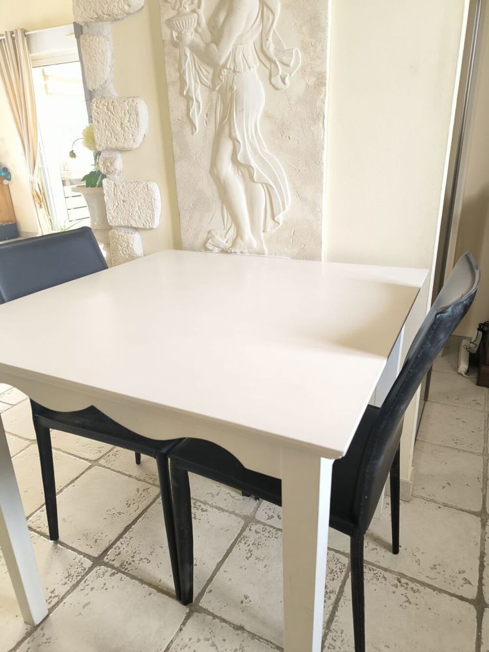 Petite tzble en bois Meubles