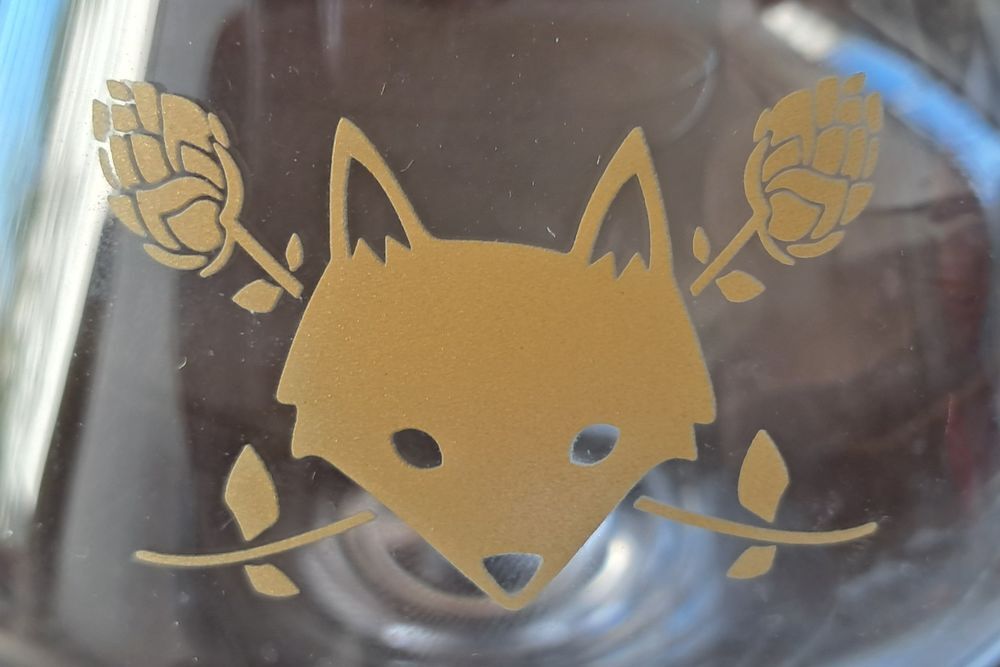 verre &agrave; pied en cristal bi&egrave;re bio la Burdigala 
