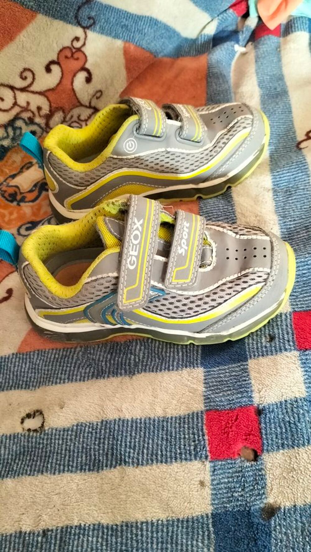 Basket cuir Geox pointure 25 excellent &eacute;tat Chaussures