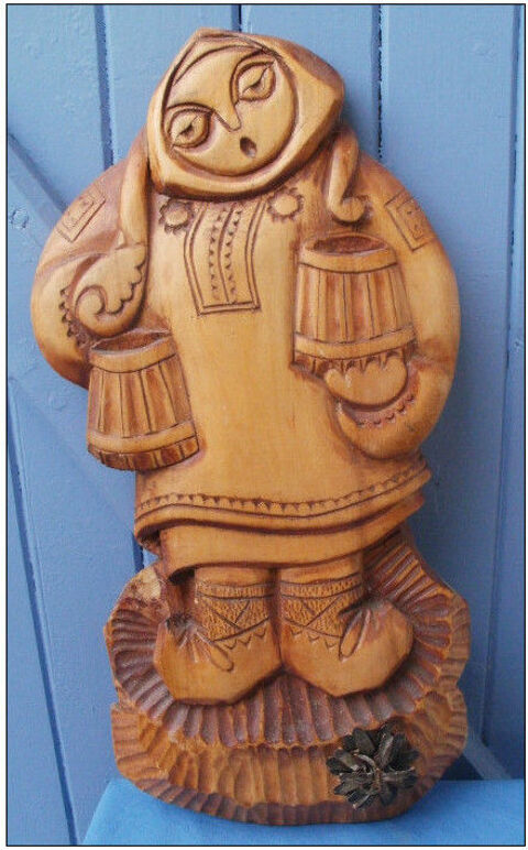 Femme sculptée dans le bois, art populaire, Europe de l´Est 15 Montauban (82)