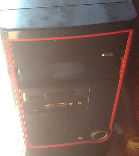 pc avec 2 disques durs, et 2 ecrans, 0 Angers (49)
