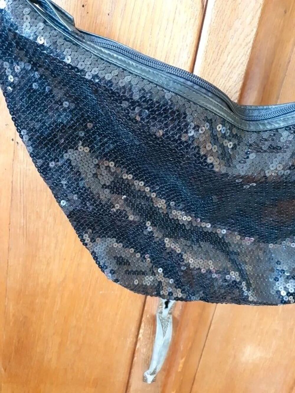 Sac banane marge noir &agrave; strass Maroquinerie
