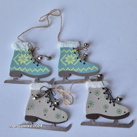 Lot de 6 patins à glace en bois pour décorer votre sapin, ou 6 Saumur (49)