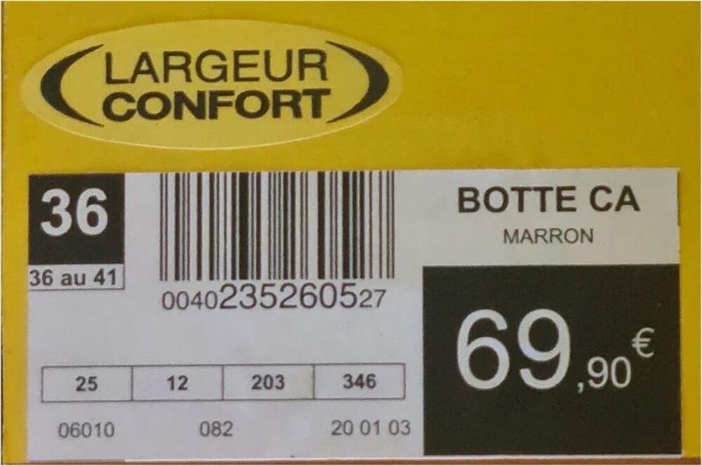 Paire de bottes en cuir Chaussures