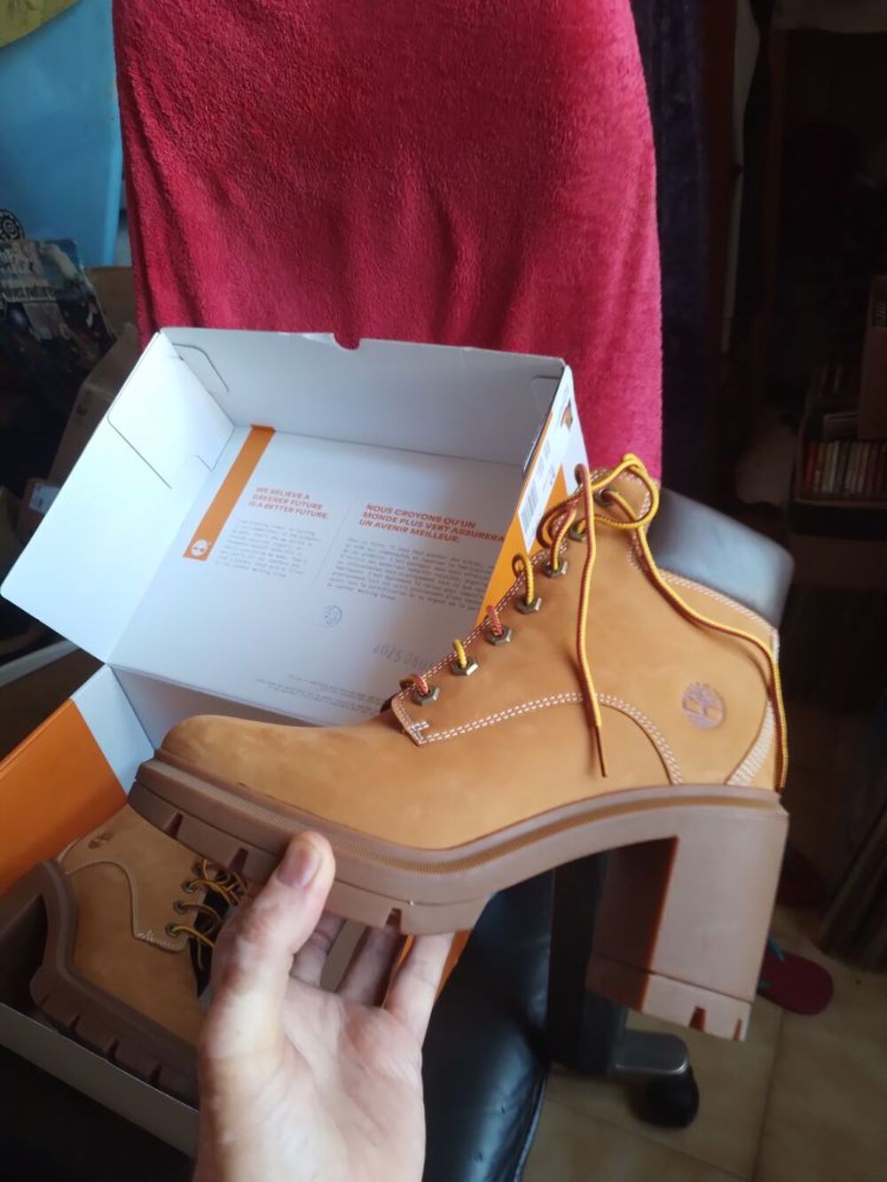Bottines Timberland port&eacute;es 1 fois,trop grandes:Taille 39,5. Chaussures