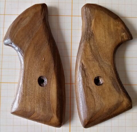 Plaquette de crosse pour r�volver Rohm RG 59 58 Rennes (35)