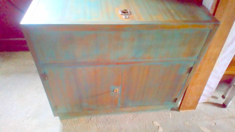 MEUBLE ANCIEN VINTAGE DE COULEUR BLEU Meubles