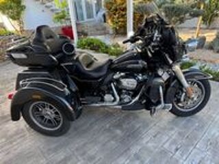 HARLEY-DAVIDSON 2017 occasion 30300 Jonqui&egrave;res-Saint-Vincent
