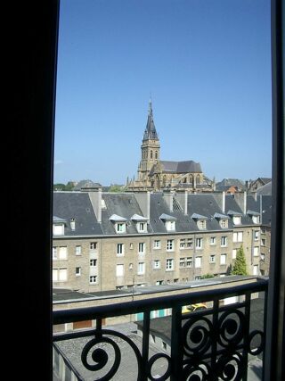  Appartement à louer 4 pièces 79 m²