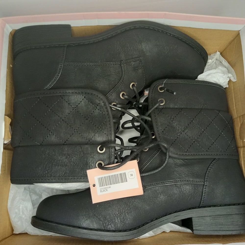 une paires de bottine pour femme neuf Chaussures