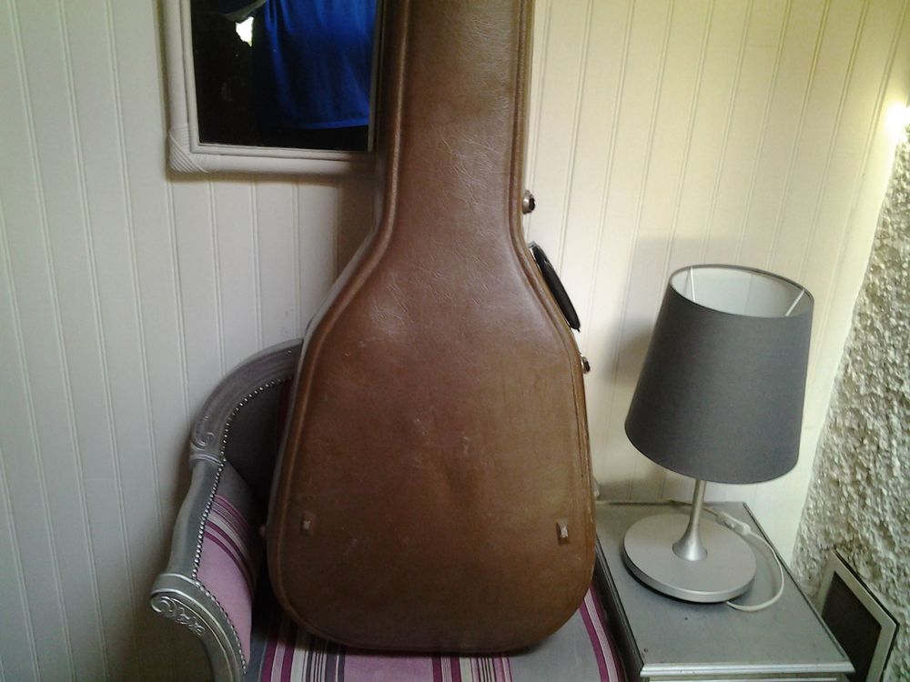 Guitare electroacoustique et etui ovation Instruments de musique