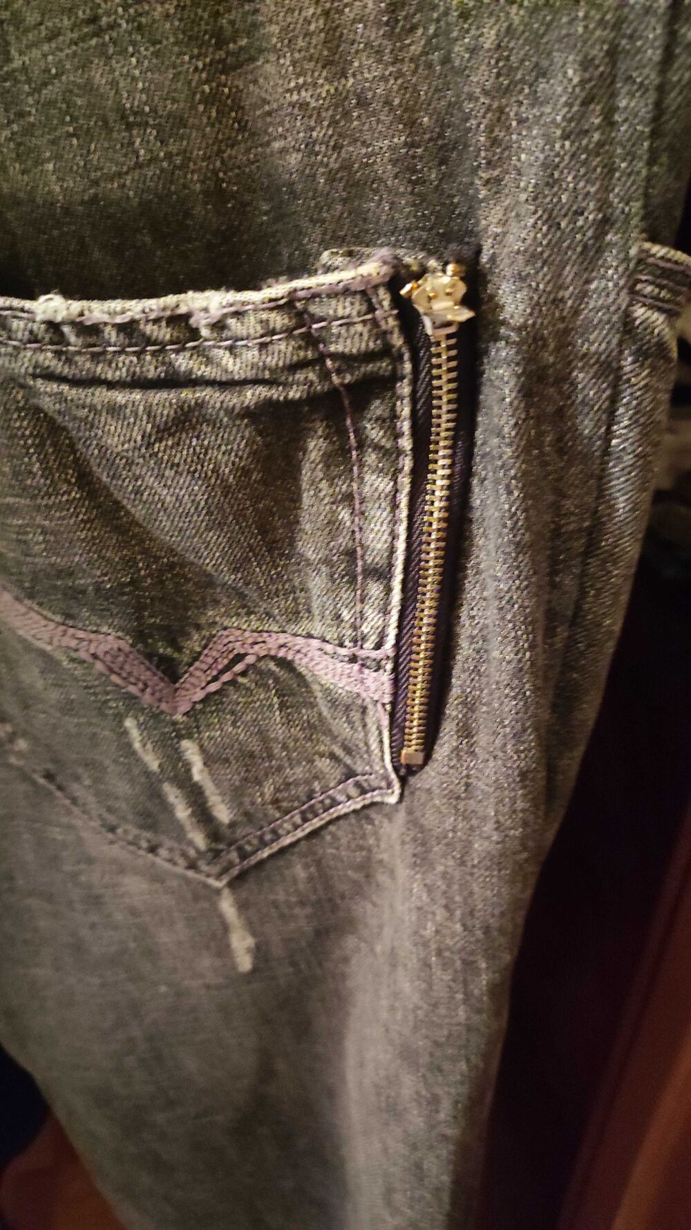 Jean vintage en tr&egrave;s bon &eacute;tat. GUESS taille 36 US. Vêtements