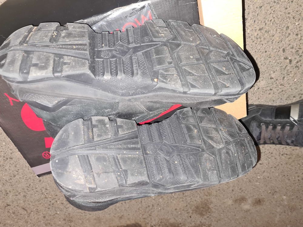 Chaussure de s&eacute;curit&eacute; Taille 43 Vêtements