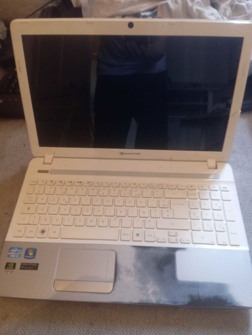 Ordinateur portable
Hewlett-Packard HP Easynote P5WS0 Matériel informatique
