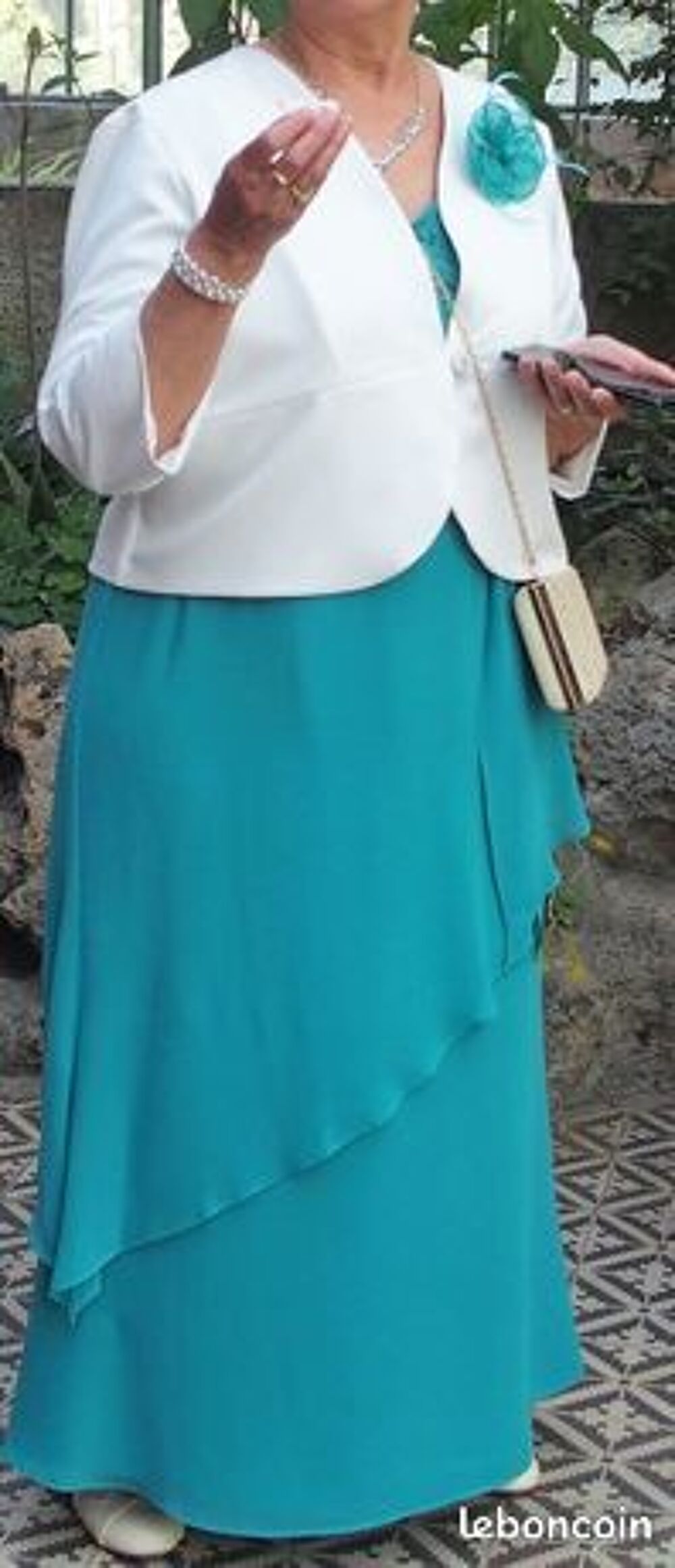 Robe longue de c&eacute;r&eacute;moniie et bol&eacute;ro . 
Vêtements