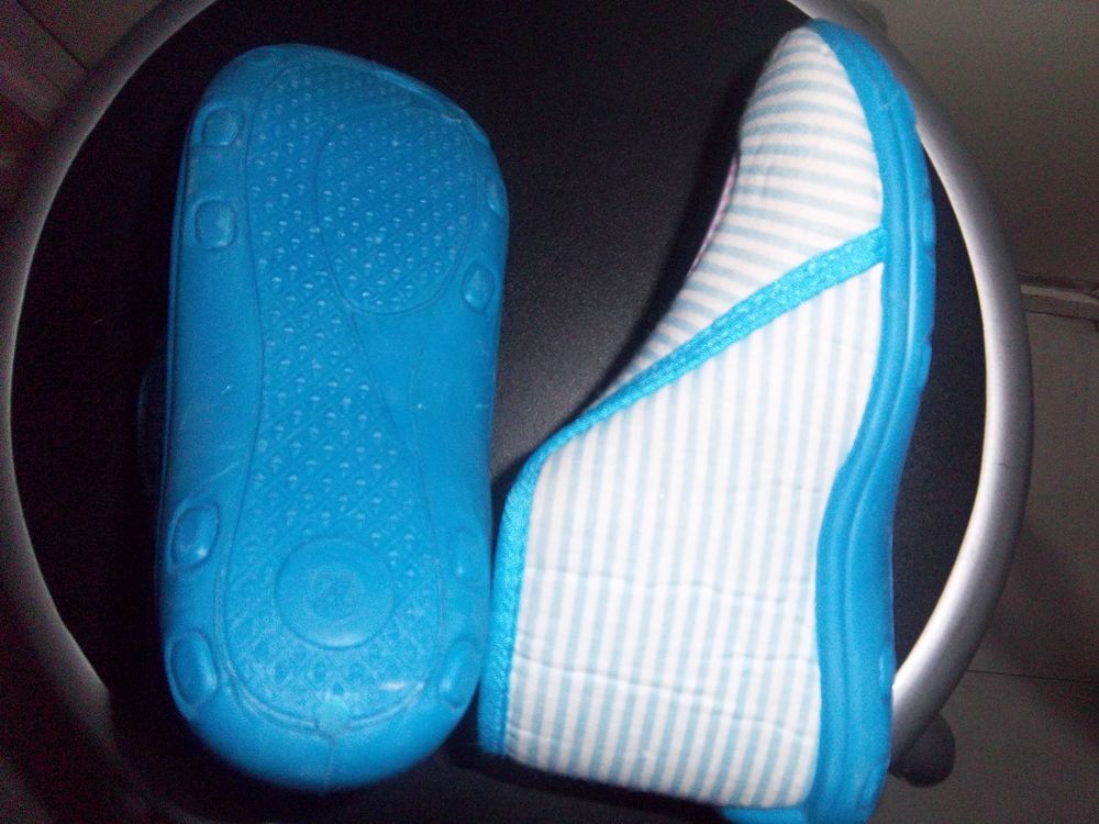 Chaussons bleus 26 Chaussures enfants