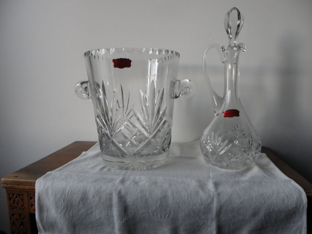 AIGUIERE ET SEAU &agrave; CHAMPAGNE EN CRISTAL DE LORRAINE 
Décoration
