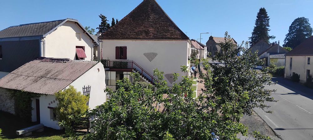 Vente Maison maison  plus gîte  plus appartements Huriel