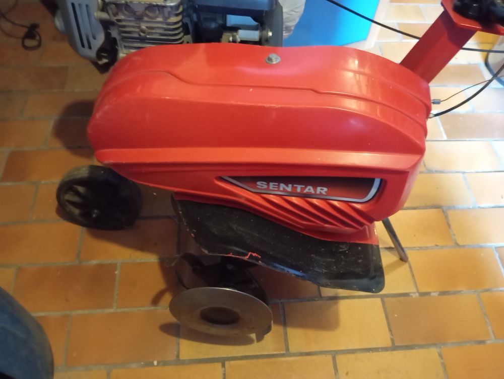 MOTOCULTEUR HONDA GC 135 Jardin